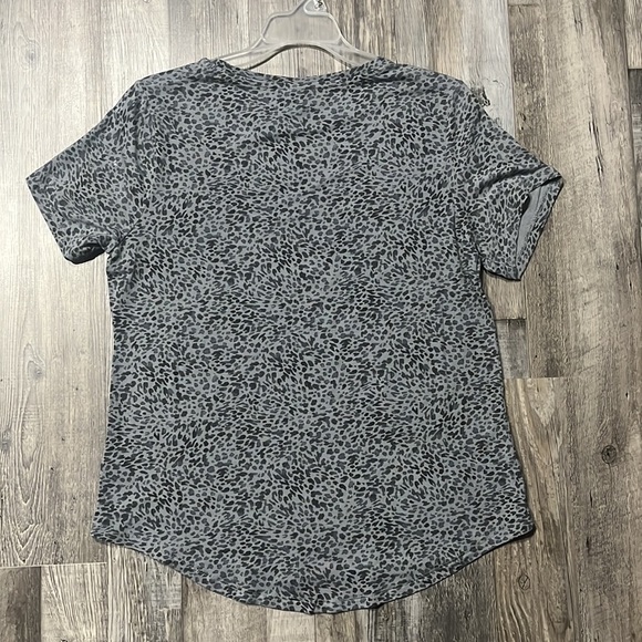 Old Navy Womens Luxe Shirt - Picture 4 of 4